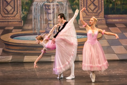 El Ballet de Sant Petersburg presenta «El Llac dels Cignes» 